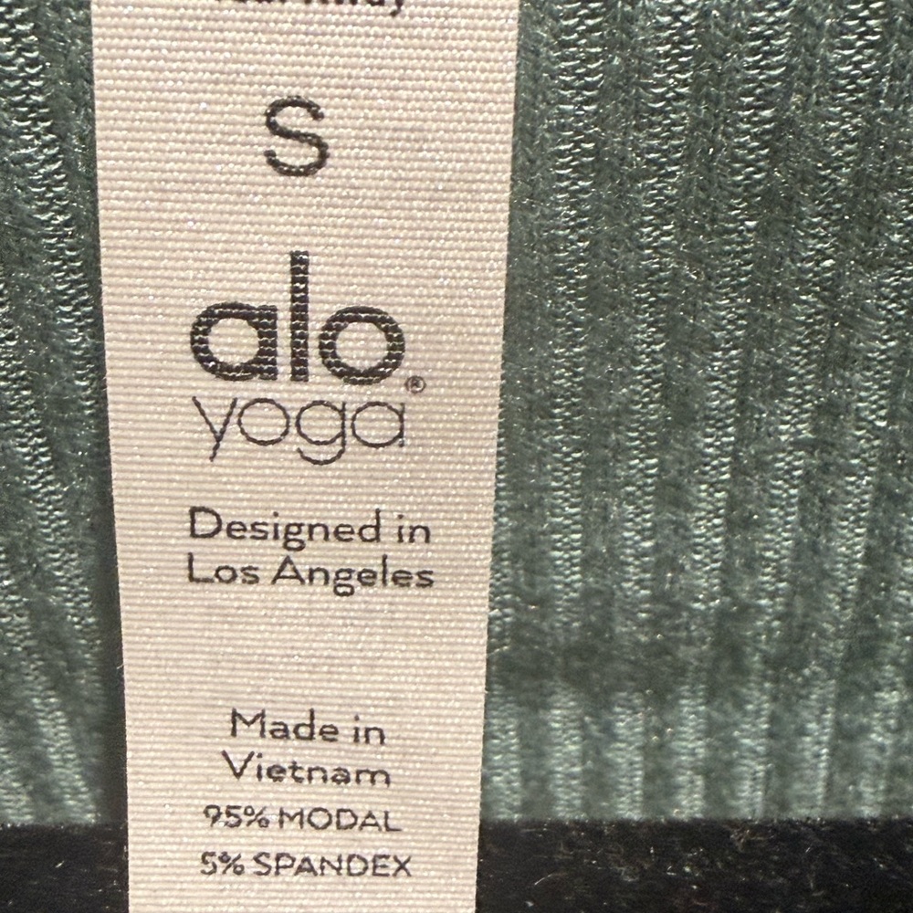 ALO Yoga Women's Ribbed Crop Top - Mint Green - Picture 3 of 3